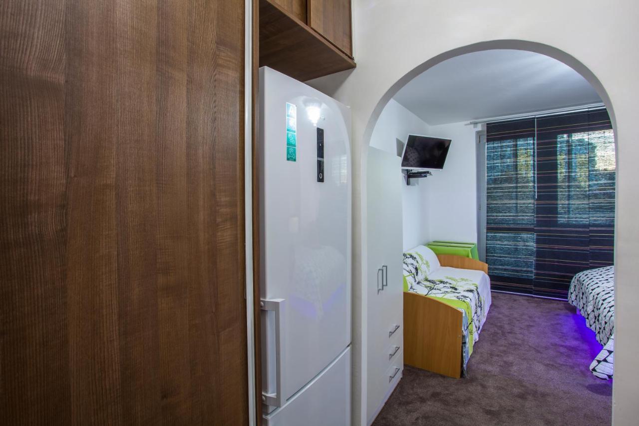 Studio Apartment Petrzalka Air-Conditioned 24H Check-In Bratislava Exterior foto