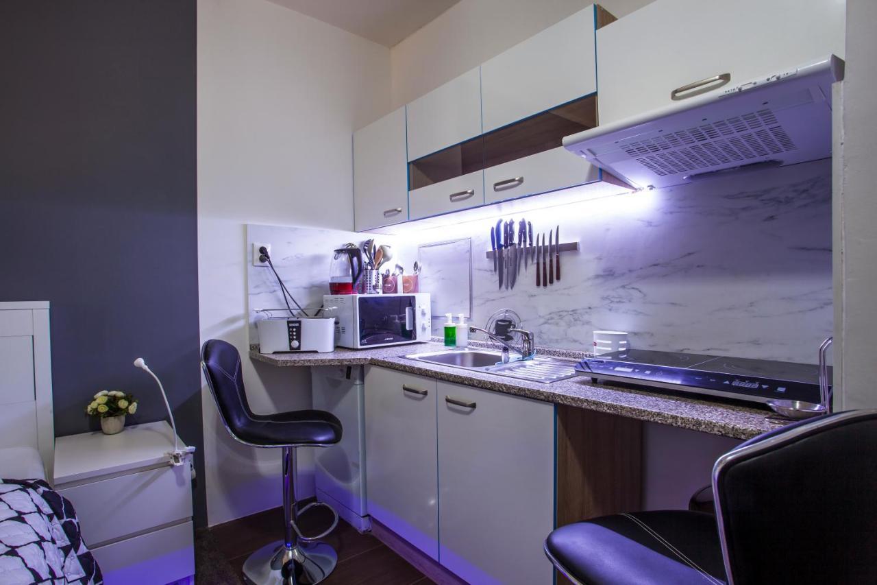 Studio Apartment Petrzalka Air-Conditioned 24H Check-In Bratislava Exterior foto