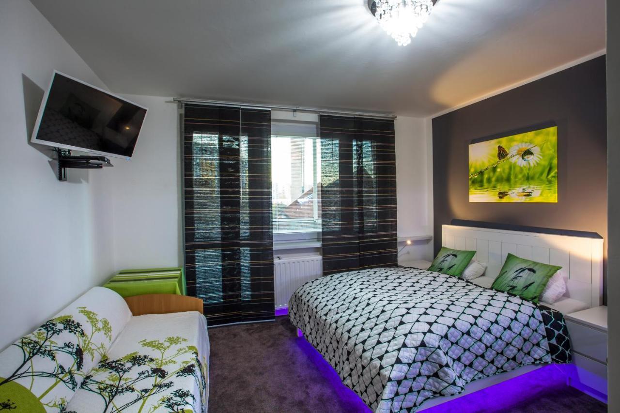 Studio Apartment Petrzalka Air-Conditioned 24H Check-In Bratislava Exterior foto